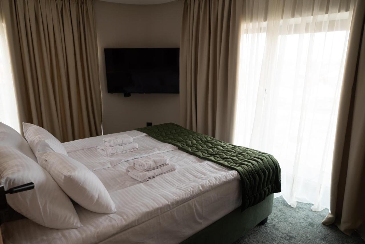 Hotel Gracian 斯雷姆斯卡米特罗维察 外观 照片